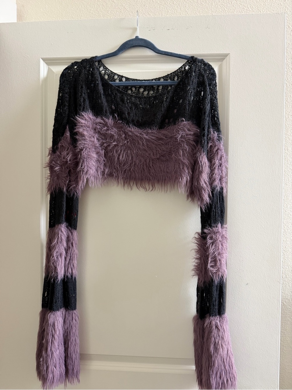 Cider Black Crop Top with Mauve Faux Fur Trim